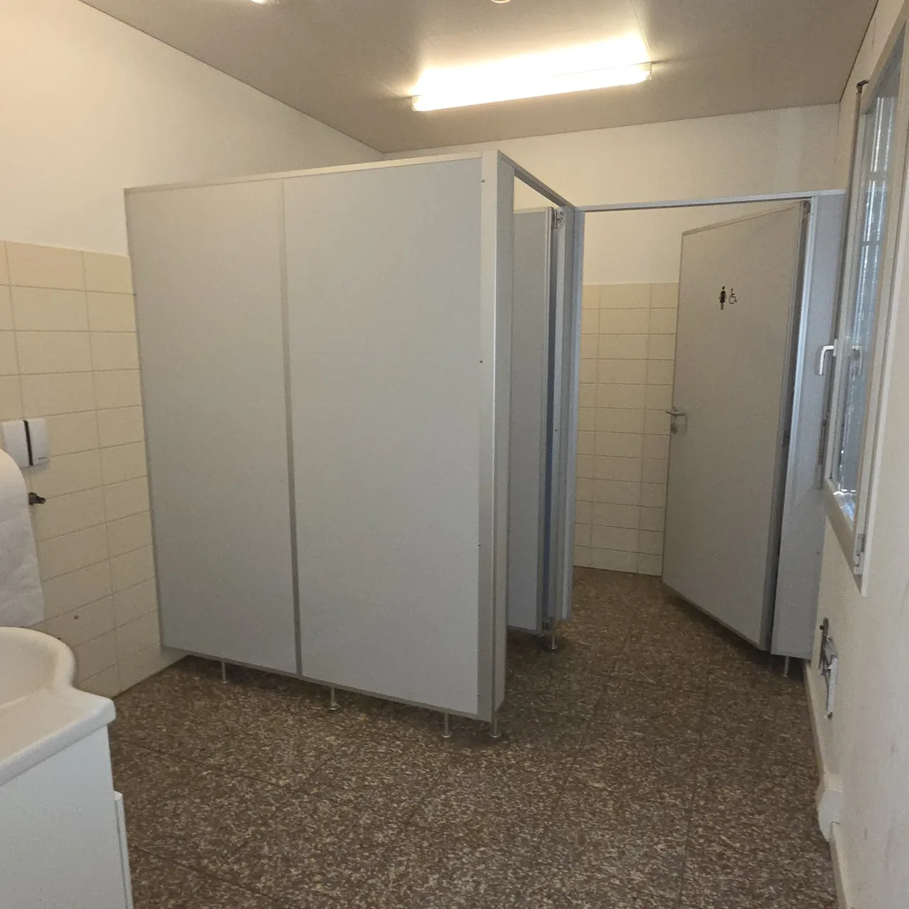 WC-Anlage im Wölfliheim Eizmoos